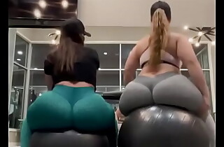 Four PAWGs bouncing it on a gym shindig