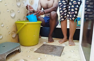Mumbai girlfriend and boyfriend bathing In Oyo hostelry precinct