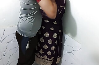 Desi Indian Couple in bathroom Early morning sex before post work