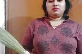 Desi Indian maid seduced soon there was no wife at home Indian desi sex video