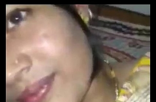Indian Hawt Beautiful newly married girlfriend allow her husband to boob pressing - Wowmoyback