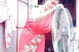 🇮🇳DESI VILLAGE BHABHI IN BATHROOM         (Cheating Wife Amateur Homemade Wife Real Homemade Tamil 18 Year Old Indian Unc