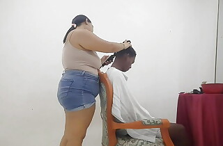 Stylist seduces her client to intrigue b passion her and receives all her cum