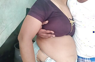 indian aunty chubby boobs