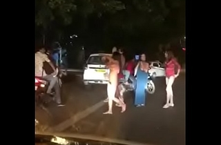 Delhi Hauz khaz hinjde Getting naked on the Streets http://zipansion.com/2pYYH