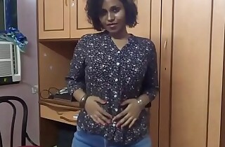 Chunky irritant mumbai college girl spanking herself bonking her tight desi pussy