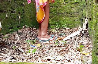 Outdoor bathroom aunty sex