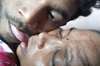 Bhaiya Kamane Gaya AkeLi Bhabhi Ko Bohot Choda Raat Me
