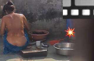 Step keep alive was bathing in the open bathroom Stepbrother watched part 4