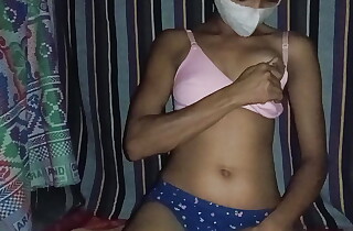 Indian beautiful Marathi bhabhi assemble finger in relaxation with the addition of water came out