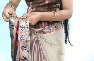 Indian sexy Bhabhi in saree Looking Erotic Hindi Audio
