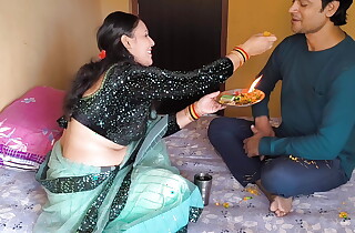 ne chod diya laddu kha ke chhoti stepsister twenty thousand mein chud gayi