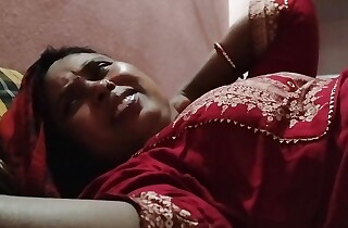 Andheri Raat Mein Mousi Jaan Ko Chumi Leke Choda