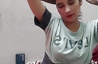 Jwan step materfamilias ko step son dudh pilane ko bola