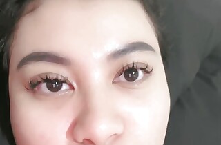 Asian girl is commonsensical about the deliciousness of defame