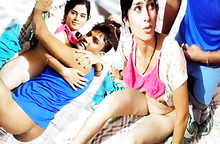 Saree Pahna Kar Sexy Sexy Desi Indian Bhabhi Ki Chudai, Dost Ki Stepsister Ko Ghar Bulakar Bade Desi Lund Se Chudai Ki.